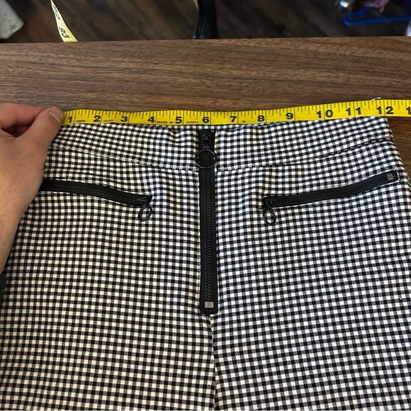 UO Black and White Houndstooth Leggings PANTS 0 - Picture 9 of 12